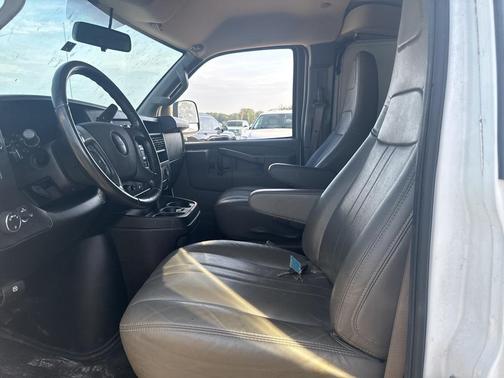 2023 GMC Savana 2500 Work Van