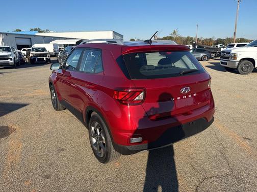 2024 Hyundai VENUE SEL