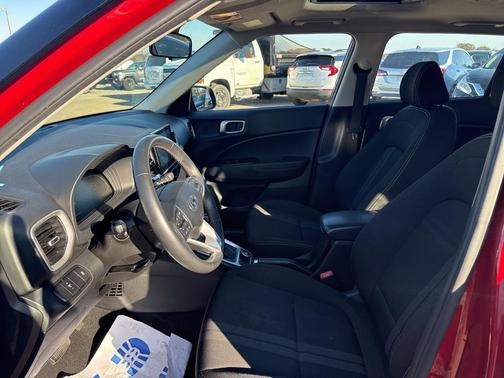 2024 Hyundai VENUE SEL