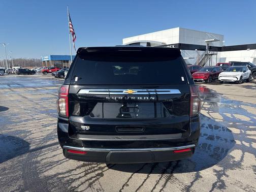 2022 Chevrolet Suburban LS