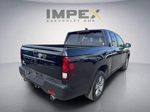 Crystal Black Pearl 2025 Honda Ridgeline RTL