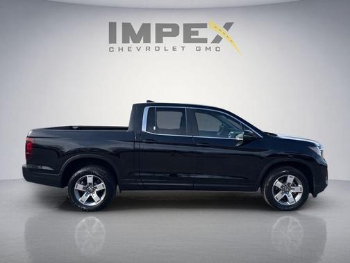 Crystal Black Pearl 2025 Honda Ridgeline RTL