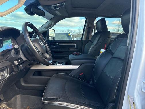 2024 RAM 3500 Laramie Mega Cab 4x4 6'4' Box