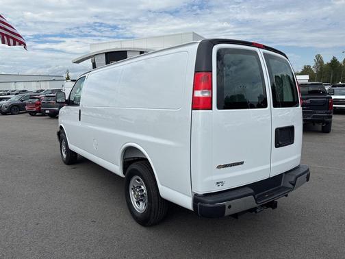 2025 Chevrolet Express 2500 RWD 2500 Regular Wheelbase WT