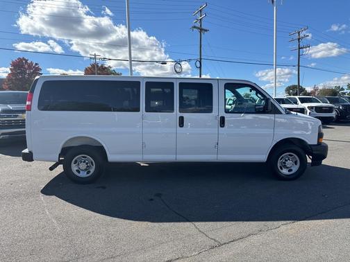 2025 Chevrolet Express 3500 RWD 3500 Extended Wheelbase LS