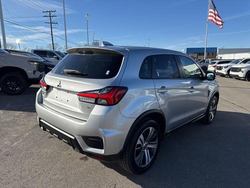Alloy Silver Metallic 2023 Mitsubishi Outlander Sport 2.0 ES