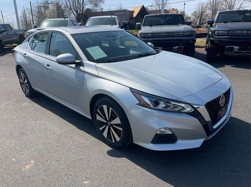 2022 Nissan Altima 2.5 SV
