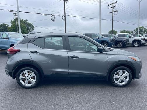 2021 Nissan Kicks S