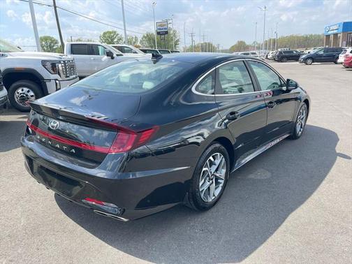 2022 Hyundai SONATA SEL