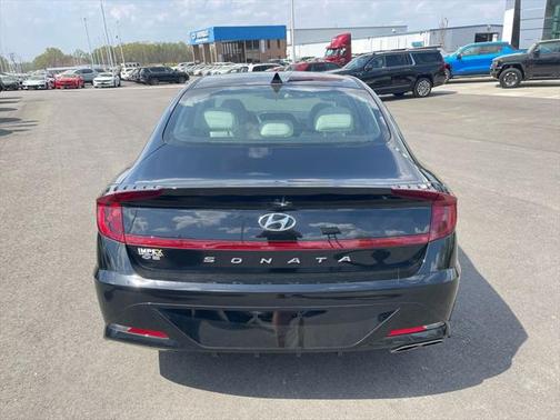 2022 Hyundai SONATA SEL