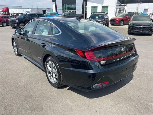 2022 Hyundai SONATA SEL