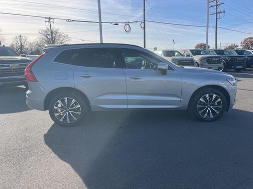 2023 Volvo XC60 B5 Core