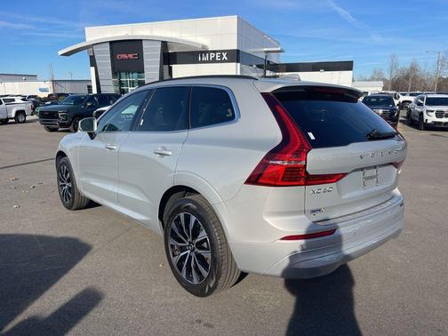 Silver Dawn Metallic 2023 Volvo XC60 B5 Core