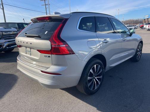 Silver Dawn Metallic 2023 Volvo XC60 B5 Core