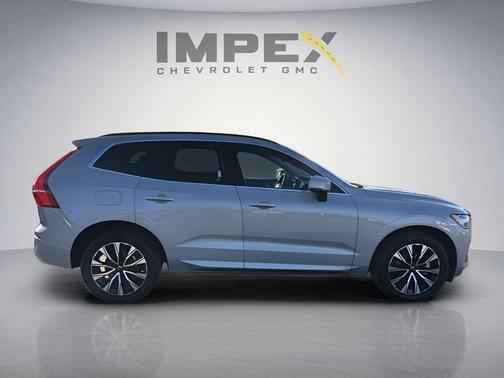 Silver Dawn Metallic 2023 Volvo XC60 B5 Core