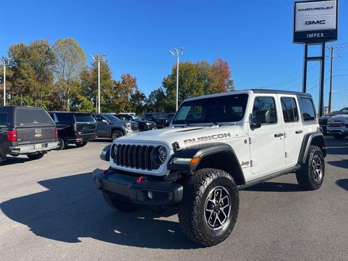Bright White Clearcoat 2025 Jeep Wrangler Rubicon