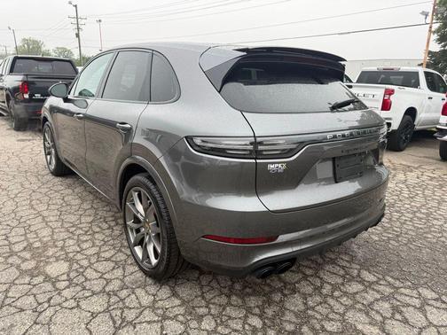 2022 Porsche Cayenne Turbo
