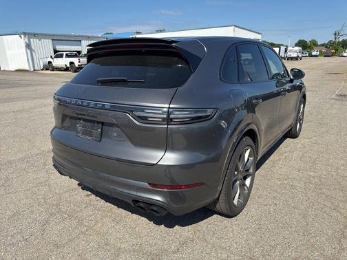 2022 Porsche Cayenne Turbo