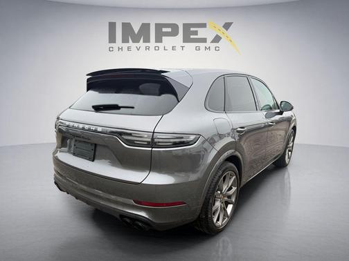 2022 Porsche Cayenne Turbo