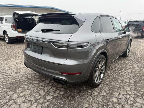 2022 Porsche Cayenne Turbo