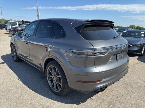2022 Porsche Cayenne Turbo