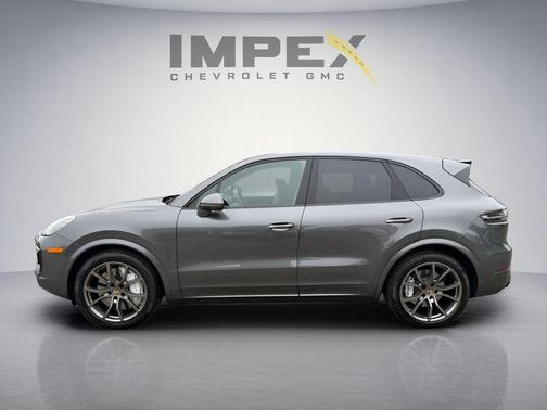 2022 Porsche Cayenne Turbo