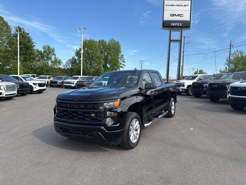 Black 2026 Chevrolet Silverado 1500 Custom