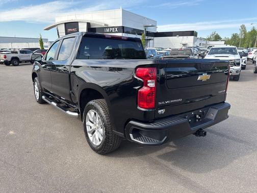 Black 2026 Chevrolet Silverado 1500 Custom
