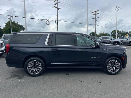 2023 GMC Yukon XL Denali Ultimate
