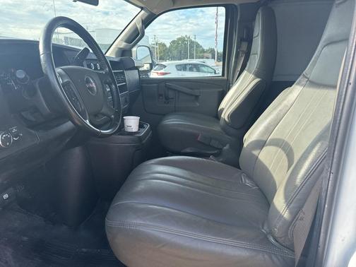 2023 GMC Savana 2500 Work Van