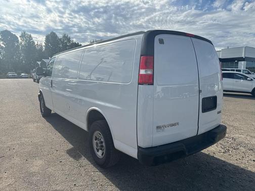 2023 GMC Savana 2500 Work Van