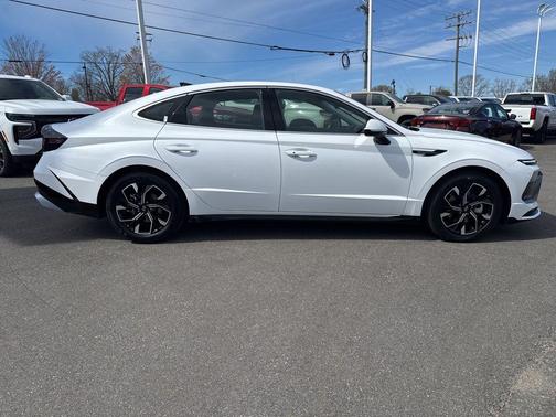 2025 Hyundai SONATA SEL