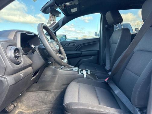 2024 Chevrolet Colorado WT