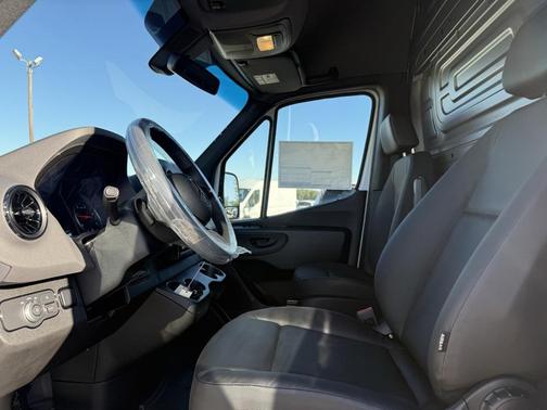 2025 Mercedes-Benz Sprinter 2500 High Roof