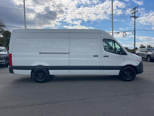 2025 Mercedes-Benz Sprinter 2500 High Roof