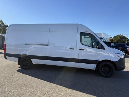 2025 Mercedes-Benz Sprinter 2500 High Roof