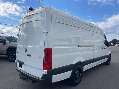 2025 Mercedes-Benz Sprinter 2500 High Roof