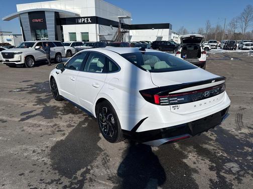 2025 Hyundai SONATA SEL