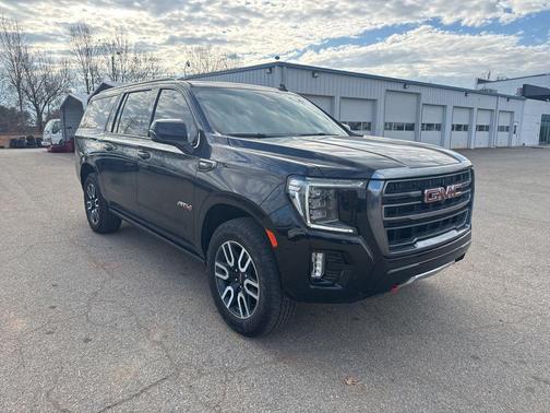 2023 GMC Yukon XL 4WD AT4