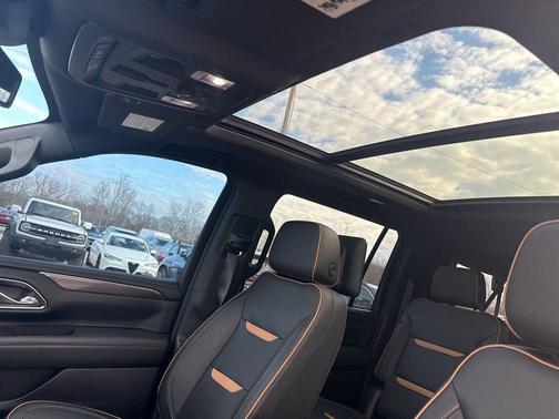 2023 GMC Yukon XL 4WD AT4