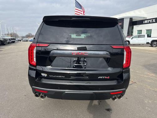 2023 GMC Yukon XL 4WD AT4