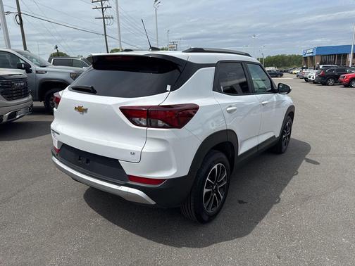 Summit White 2025 Chevrolet Trailblazer LT