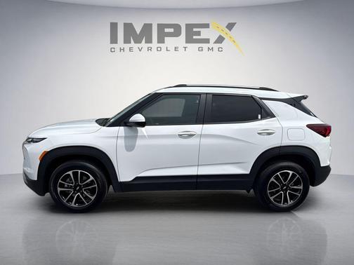 Summit White 2025 Chevrolet Trailblazer LT