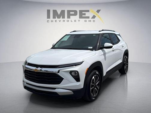Summit White 2025 Chevrolet Trailblazer LT