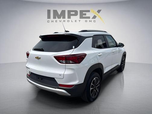 Summit White 2025 Chevrolet Trailblazer LT