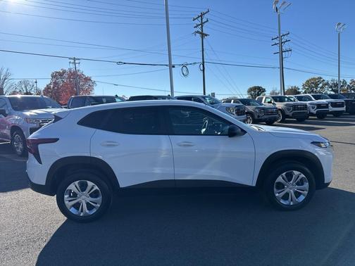 2024 Chevrolet Trax LS