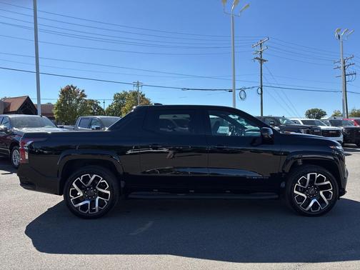 2025 Chevrolet Silverado EV RST