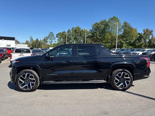 2025 Chevrolet Silverado EV RST