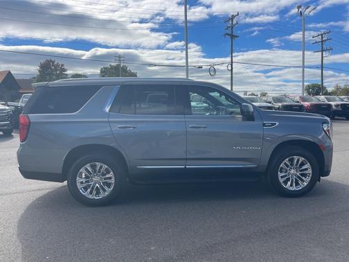 2022 GMC Yukon SLT