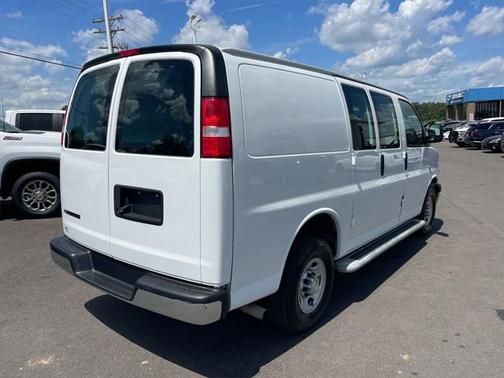 2022 Chevrolet Express 2500 RWD 2500 Regular Wheelbase WT